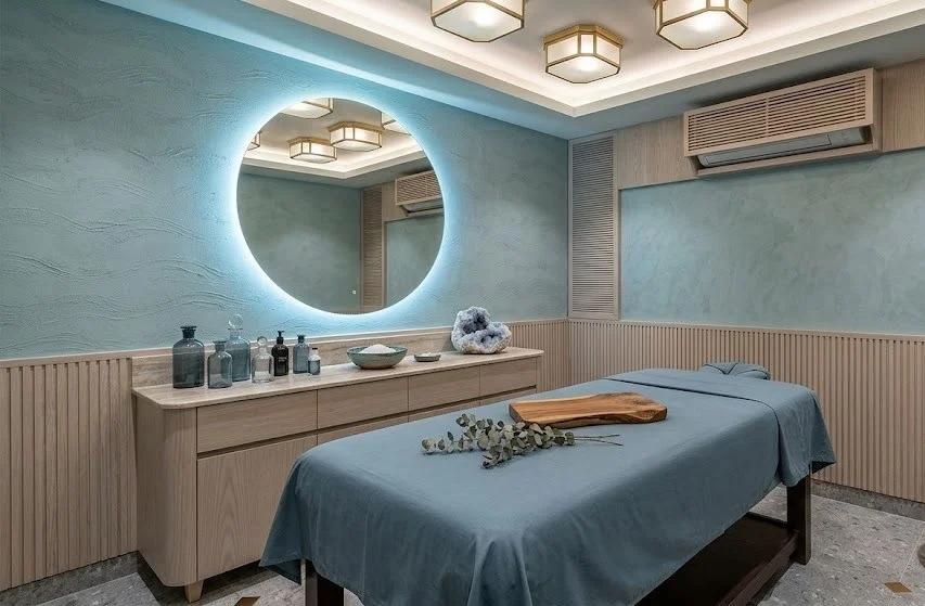 Royal Spa Jacuzzi Suite